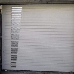 Portes coulissantes tole nervuree galva 03